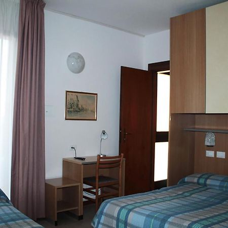 Hotel Ondina Lido di Jesolo Exterior foto